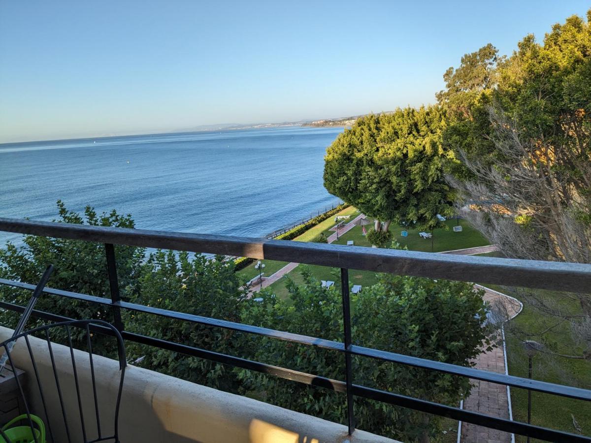 Seaside View Apartment Estepona Exteriör bild