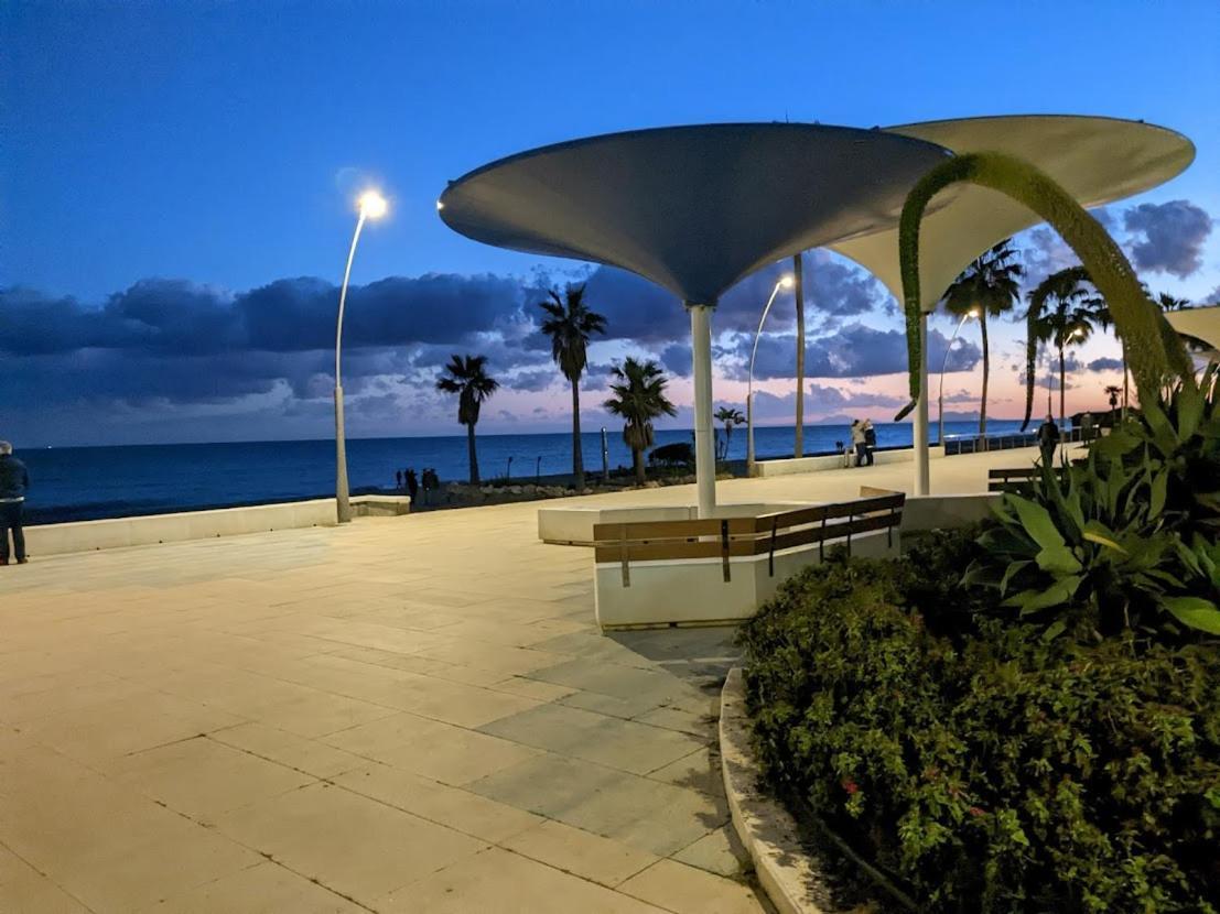 Seaside View Apartment Estepona Exteriör bild